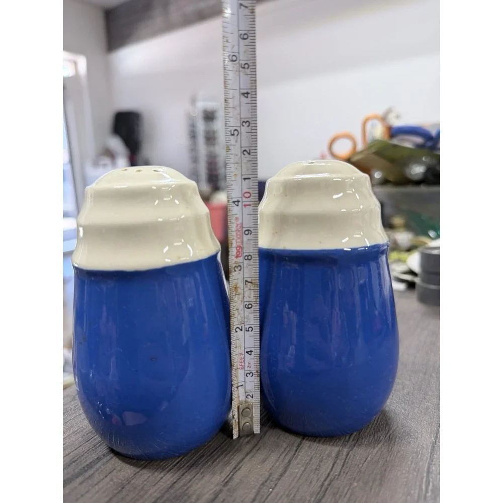 Vintage Universal Pottery Oxford Blue and Beige Salt and Pepper Shakers